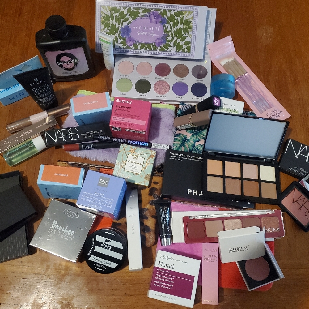 Makeup bundle